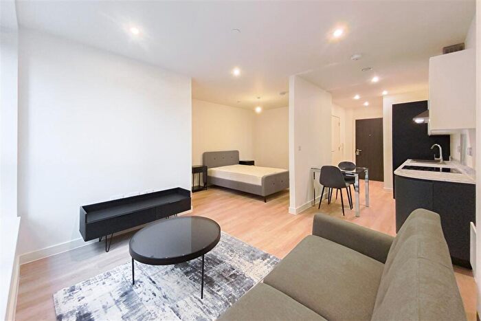 Property To Rent In Laurence Place, M3
