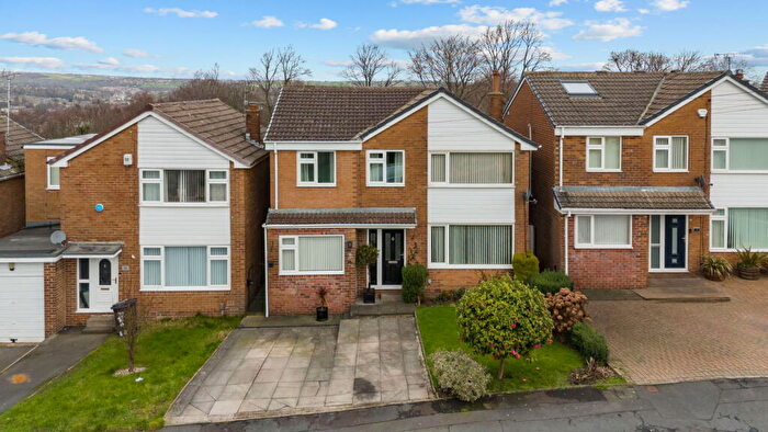 4 Bedroom Detached House For Sale In Long Ridge, Brighouse, HD6