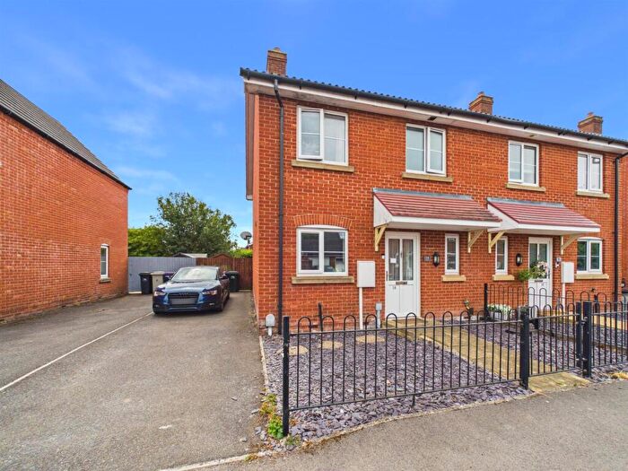 3 Bedroom Semi-Detached House For Sale In Dales Way, Louth, LN11