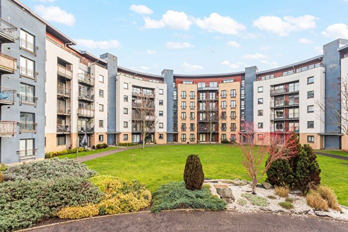 2 Bedroom Flat For Sale In / East Pilton Farm Crescent, Fettes, Edinburgh, EH5