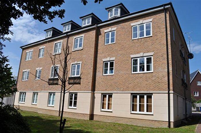 2 Bedroom Apartment To Rent In Warren Close, Farnham, GU9