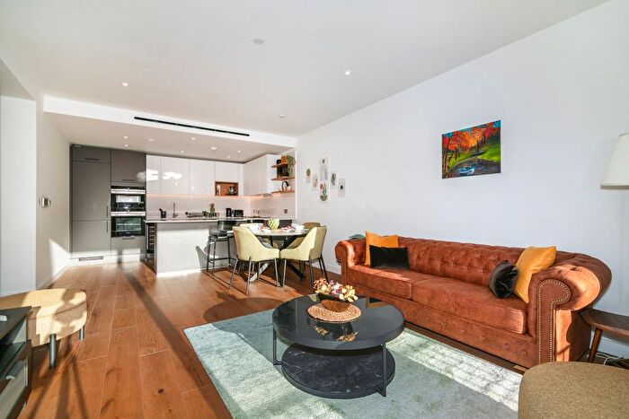 2 Bedroom Flat To Rent In Fisherton Street, London, NW8