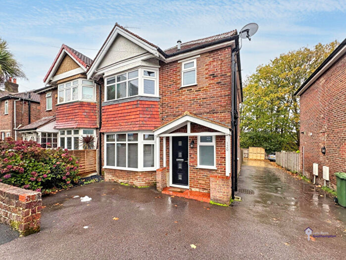 3 Bedroom Semi Detached House To Rent In Tremona Road Southampton, SO16