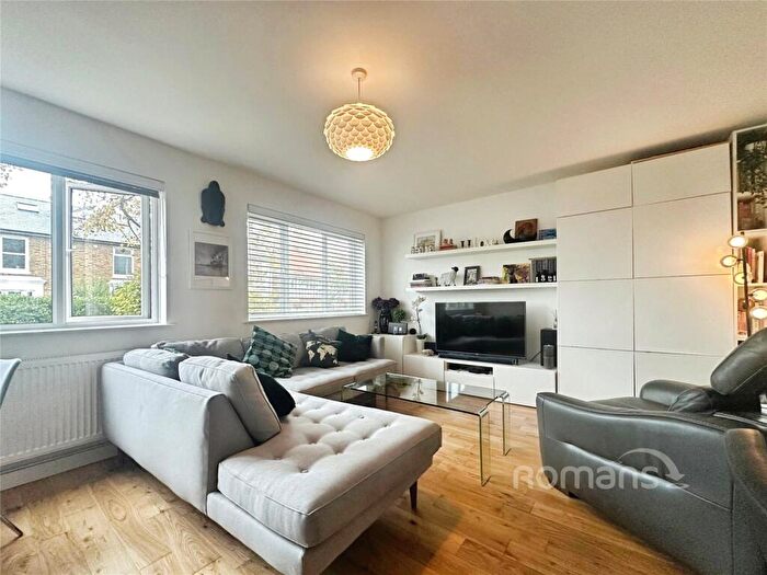 2 Bedroom Flat To Rent In Suffolk Court, Vicarage Road, Maidenhead, SL6