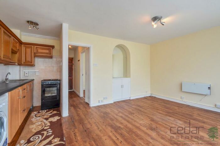 1 Bedroom Flat To Rent In Dene Court, Dene Gardens, Stanmore, HA7