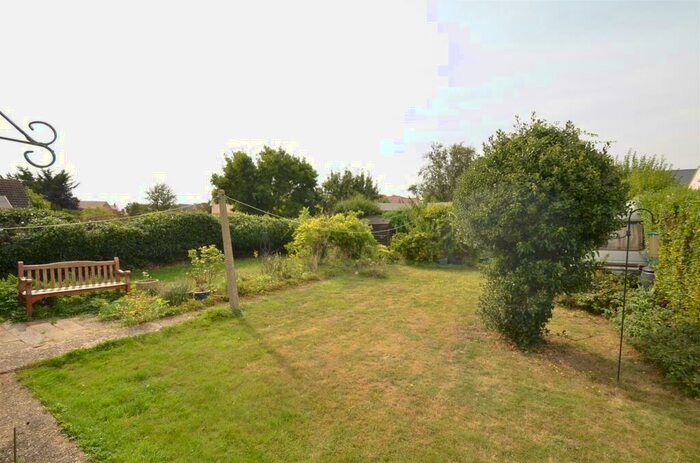 2 Bedroom Detached Bungalow For Sale In Hitchin Lane, Clifton, SG17