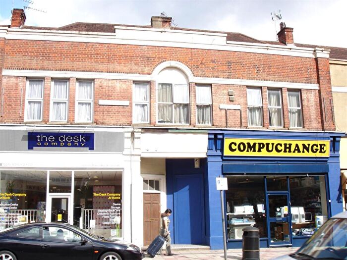 3 Bedroom Apartment To Rent In Parson Street, Hendon, London, NW4