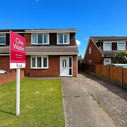 3 Bedroom Semi-Detached House To Rent In Talbot Road, Great Sutton, CH66