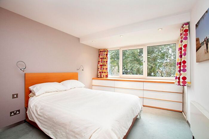 2 Bedroom Flat To Rent In Ridgway, Mount Ararat Road, TW10