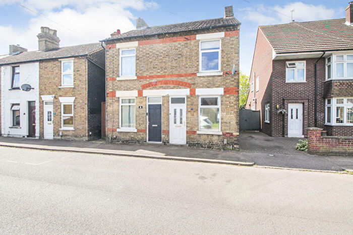 3 Bedroom Semi-Detached House For Sale In Farrer Street, Kempston, MK42