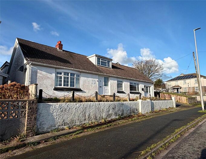 4 Bedroom Bungalow For Sale In Pill Road, Milford Haven, Pembrokeshire, SA73