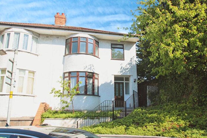 3 Bedroom Semi-Detached House To Rent In Winterstoke Close - Bedminster, BS3