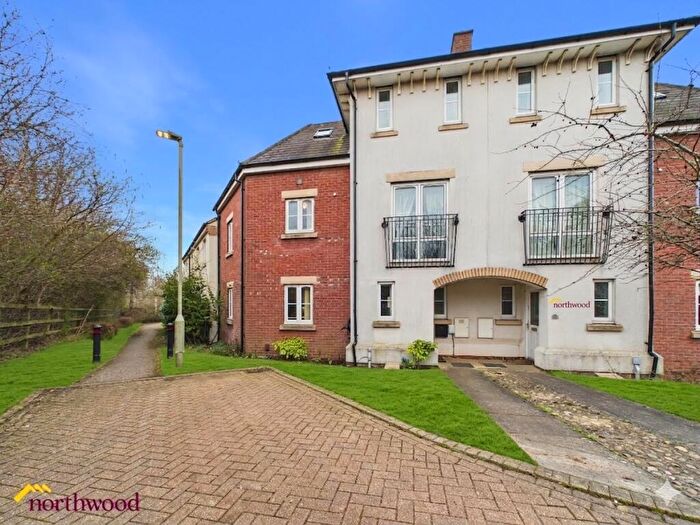 4 Bedroom Terraced House For Sale In Rosemary Drive, Banbury, OX16