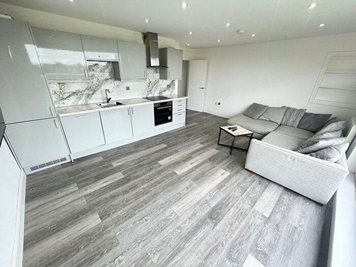 2 Bedroom Flat To Rent In Alma Street, Luton, LU1