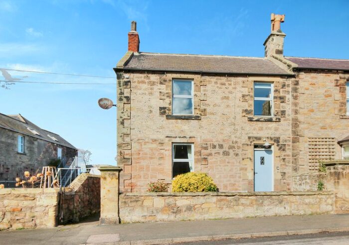 2 Bedroom Cottage For Sale In Main Street, North Sunderland, Seahouses, NE68