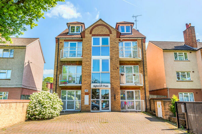 1 Bedroom Flat To Rent In Highcroft Point, Chingford Road, Walthamstow, London, E17