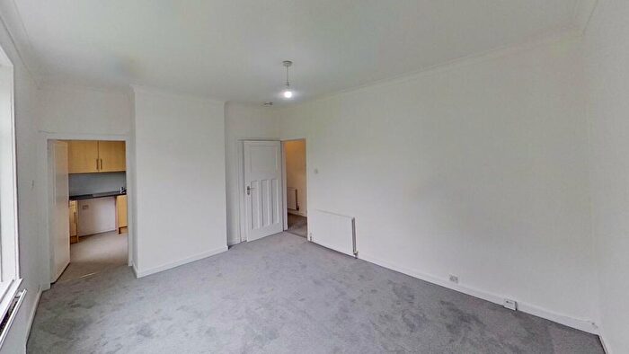 2 Bedroom Flat To Rent In Carrickknowe Avenue, Edinburgh, EH12