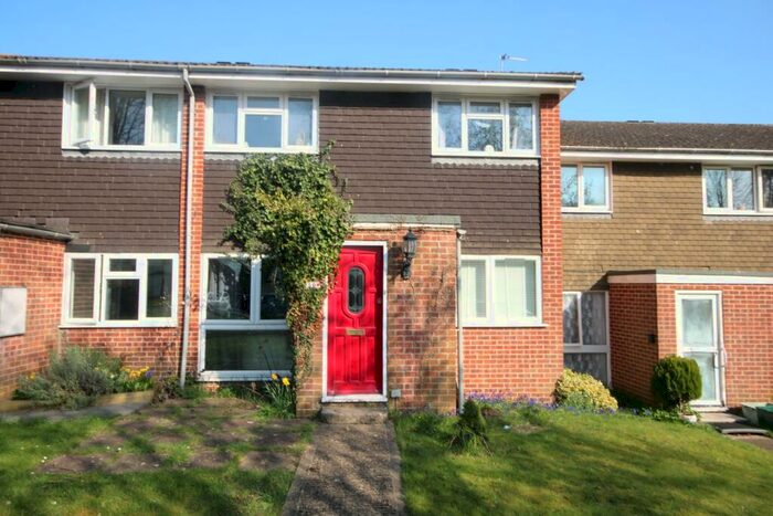 2 Bedroom Apartment To Rent In Redfield Court, Newbury, RG14