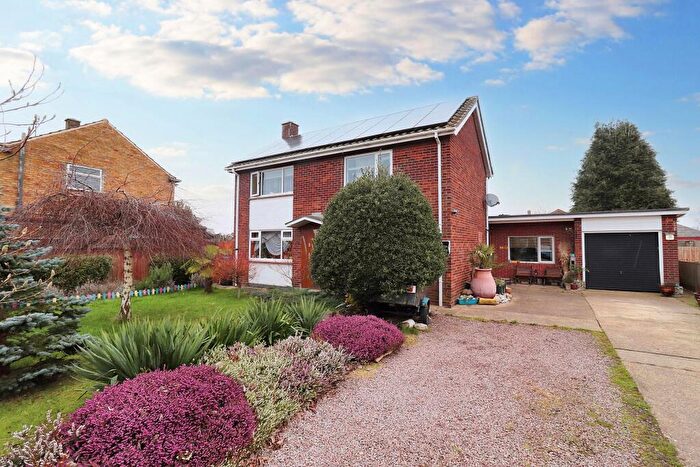 4 Bedroom Detached House For Sale In Rotten Row, Pinchbeck, PE11