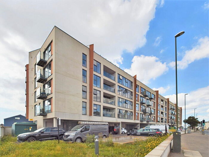2 Bedroom Flat For Sale In Brighton Road, Shoreham By Sea, BN43