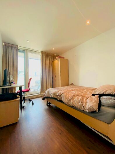2 Bedroom Apartment To Rent In Oxygen Building, Western Gateway, Royal Victoria, Canary Wharf, E16