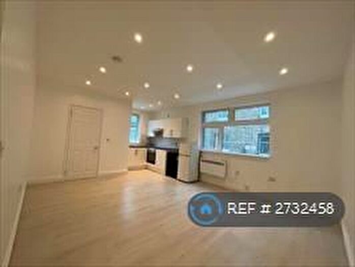 Studio To Rent In Myron Place, London, SE13