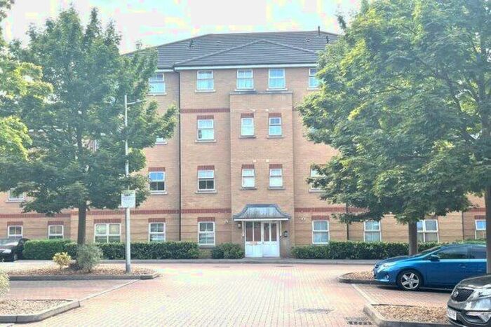 2 Bedroom Flat To Rent In Piper Way, Ilford, IG1