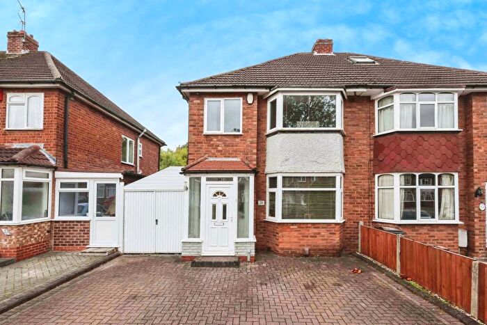 3 Bedroom Semi-Detached House For Sale In Bonner Drive, Sutton Coldfield, B76