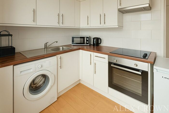 Studio To Rent In Holloway Road, Holloway, N7