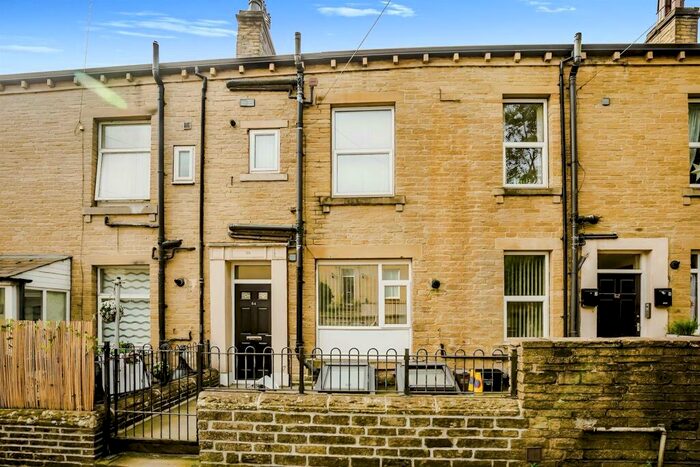 2 Bedroom Apartment To Rent In Wakefield Road, Sowerby Bridge, HX6