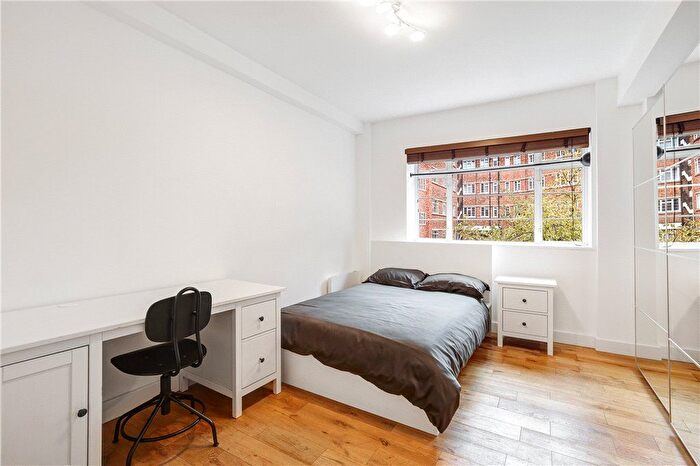 3 Bedroom Flat To Rent In West Kensington Court, Edith Villas, London, W14