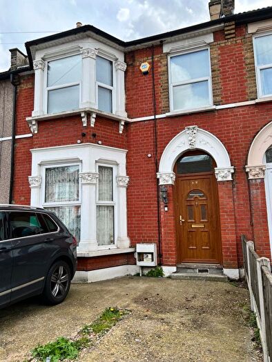 3 Bedroom Terraced House To Rent In Kinfauns Road, Ilford, IG3