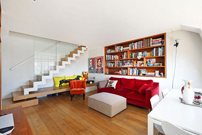 3 Bedroom Flat For Sale In Airlie Gardens, Kensington, W8