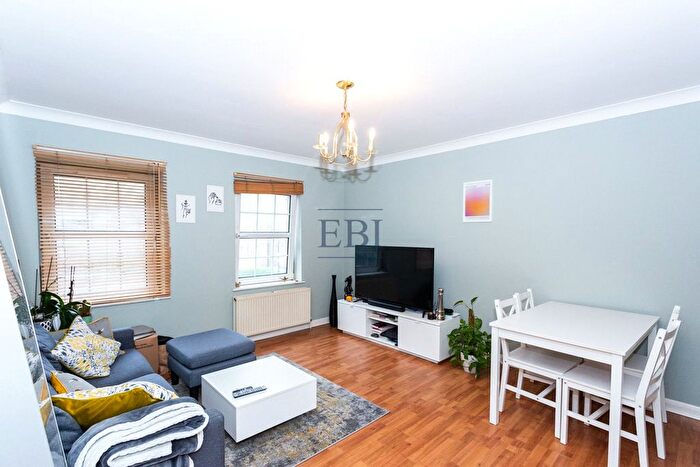 1 Bedroom Flat For Sale In Canton Street, London, E14