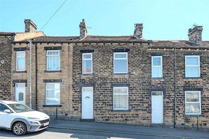 3 Bedroom Terraced House For Sale In Cromack View, Pudsey, West Yorkshire, LS28