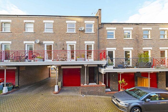 4 Bedroom Terraced House To Rent In Downbury Mews, London, SW18