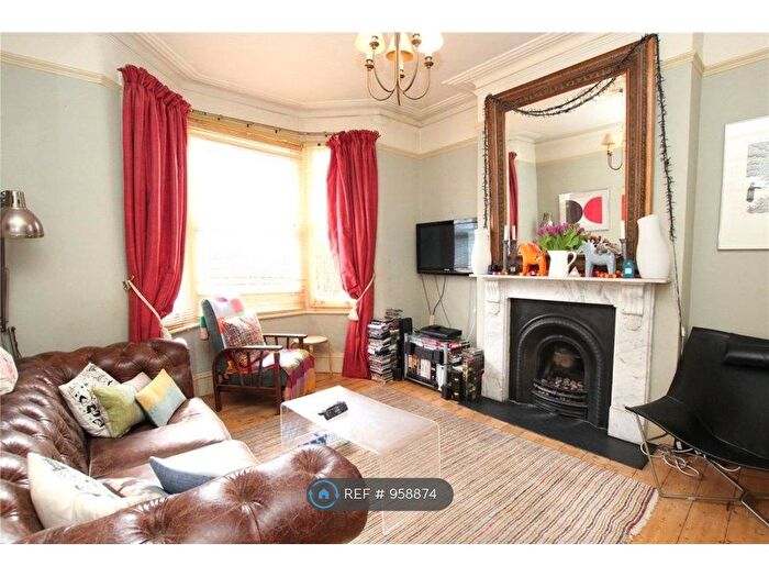 3 Bedroom Terraced House To Rent In Plumstead Common, London, SE18