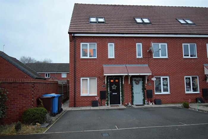 3 Bedroom End Of Terrace House For Sale In Pountain Close, Stretton, DE14