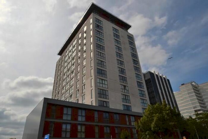 2 Bedroom Flat To Rent In Admiral House, Newport Road, Cardiff, CF24