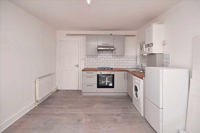 1 Bedroom Studio To Rent In Bournevale Road, London, SW16