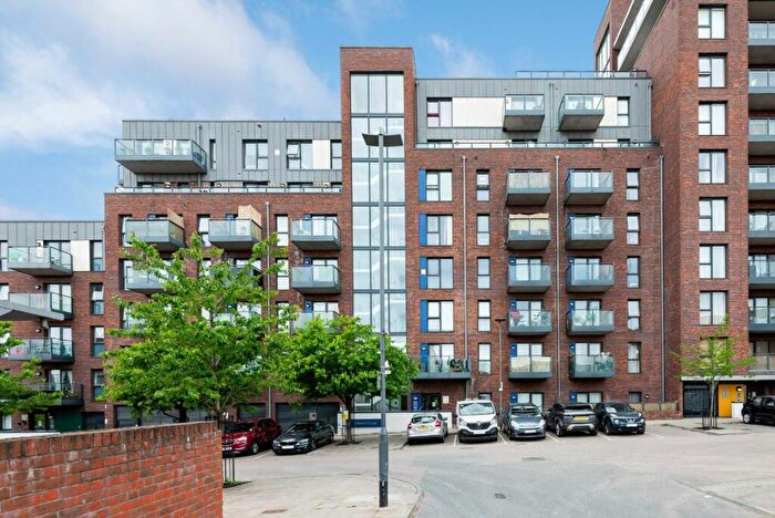 2 Bedroom Flat To Rent In Shearwater Drive, London, NW9