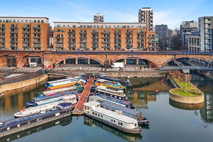 2 Bedroom Flat For Sale In Commercial Road, London, E14