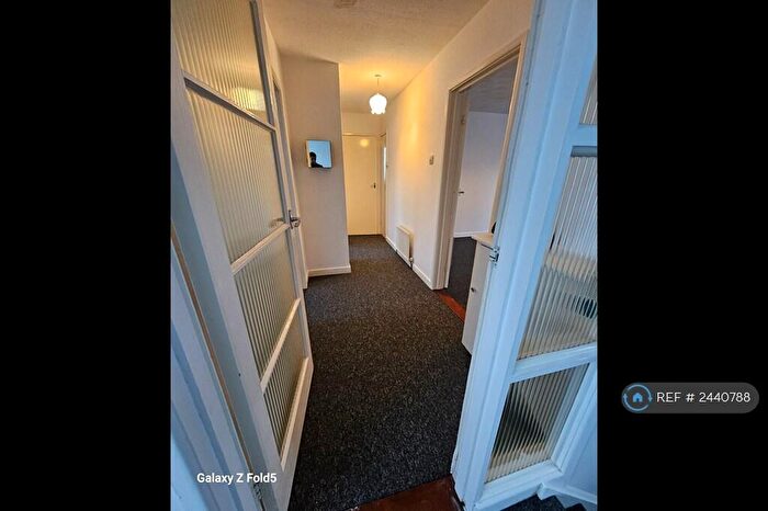 2 Bedroom Maisonette To Rent In Donton Court, Southampton, SO17