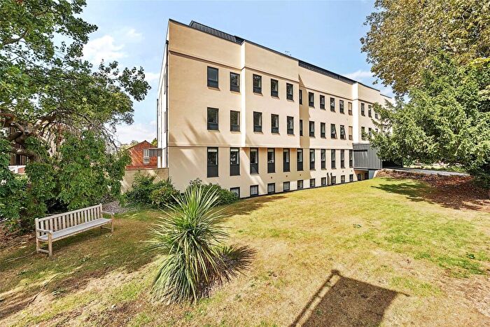 2 Bedroom Apartment For Sale In Apartment, - Bath Road, Cheltenham, Gloucestershire, GL53