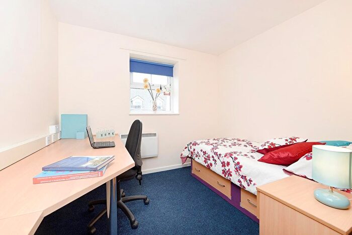 1 Bedroom Flat To Rent In Vicarage Hill, Wrexham, LL13