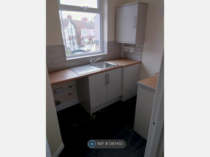 2 Bedroom Flat To Rent In Brereton Avenue, Cleethorpes, DN35