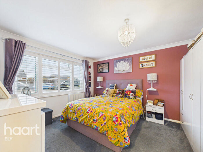 2 Bedroom Bungalow For Sale In Camping Close, Haddenham, CB6