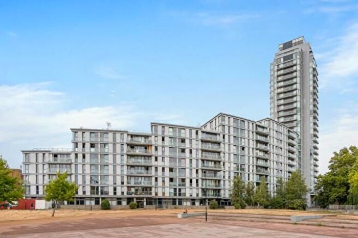 2 Bedroom Flat To Rent In The Crescent, Seagar Place, Greenwhich, London, SE8