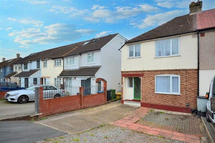 3 Bedroom House To Rent In Belswains Lane, Hemel Hempstead, HP3