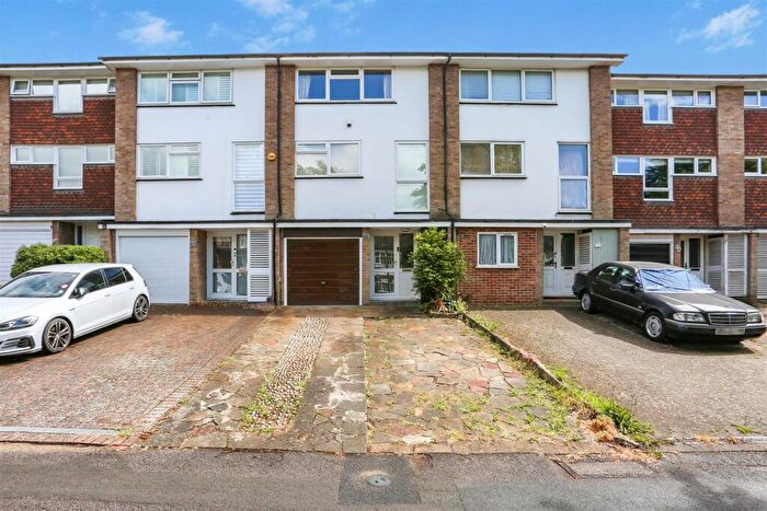 3 Bedroom Terraced House For Sale In Cavendish Road, Sutton, SM2